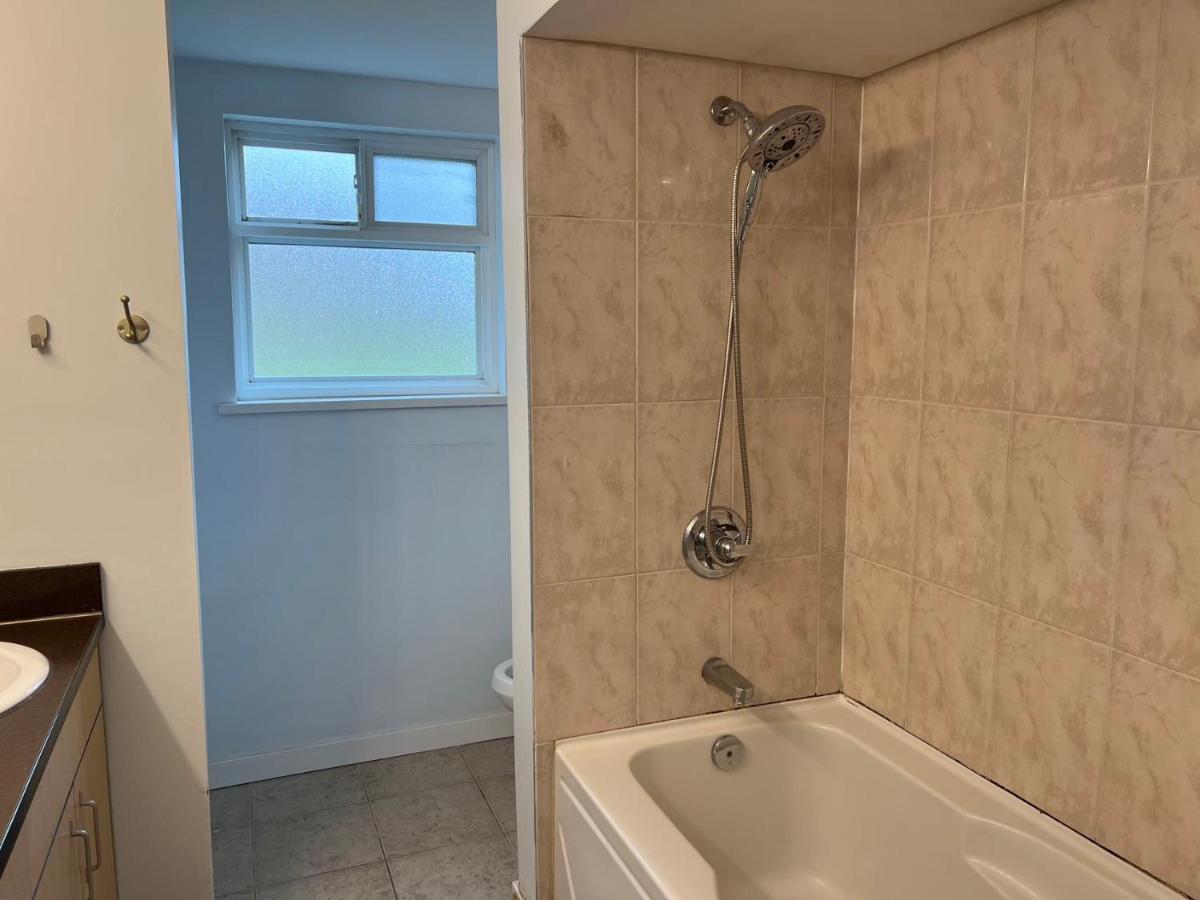 One Bedroom, One Living Room, One Kitchen And One Bathroom With Independent Access Richmond Exterior foto